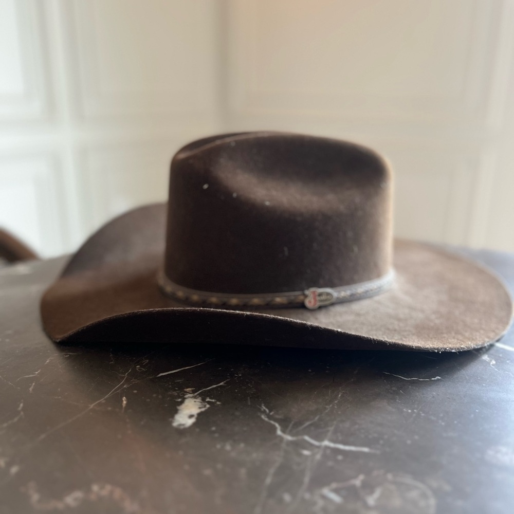 Justin’s Milano cowboy hat